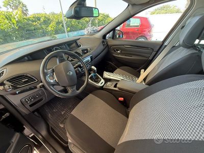 Usata Renault Scénic III XMOD 110 CV (80 kW) 2013 Nero Monovolume