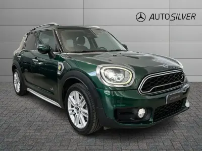 Usata Mini Cooper S Countryman 136 CV (100 kW) 2019 Verde / pastello SUV