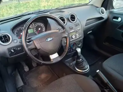 Usata Ford Fiesta 75 CV (55 kW) 2007 Nero Utilitaria