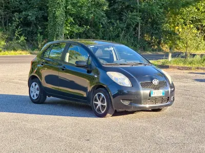 Usata Toyota Yaris Sol 69 CV (50 kW) 2009 Nero Utilitaria