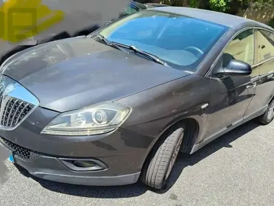 Usata Lancia Delta 165 CV (121 kW) 2009 Grigio Utilitaria