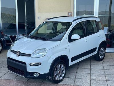 Usata Fiat Panda 4x4 S 95 CV (69 kW) 2016 Bianco Utilitaria