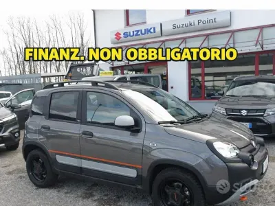 Usata Fiat Panda Cross Cross 69 CV (50 kW) 2023 Grigio scuro Utilitaria
