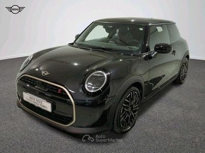 Usata Mini John Cooper Works Clubman Favoured 204 CV (150 kW) 2024 Nero Station wagon