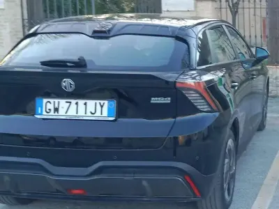 Usata MG MG4 EV 53 kW (73 CV) 2024 Nero Utilitaria