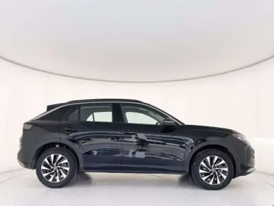 Nuova VW T-Roc Life 150 CV (110 kW) 2026 Nero SUV
