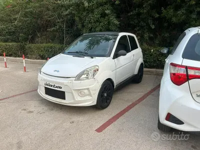 Usata Ligier IXO 5 CV (3 kW) 2011 Bianco Utilitaria