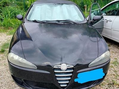 Usata Alfa Romeo 147 140 CV (102 kW) 2005 Nero Utilitaria