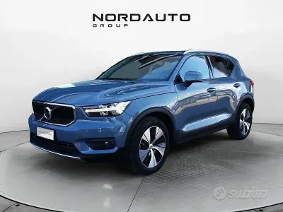 Usata Volvo XC40 Momentum 150 CV (110 kW) 2020 Grigio SUV