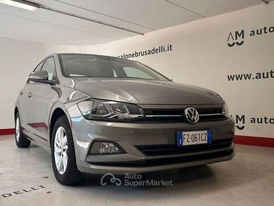 Usata VW Polo Comfortline 90 CV (66 kW) 2019 Gray Utilitaria