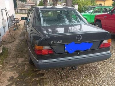 Usata Mercedes E250 94 CV (69 kW) 1991 Grigio Berlina