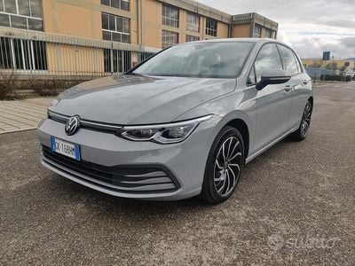 Usata VW Golf Life 116 CV (85 kW) 2022 Grigio Berlina