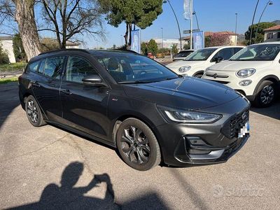 Usata Ford Focus ST-Line 125 CV (91 kW) 2023 Grigio metallizzato Station wagon