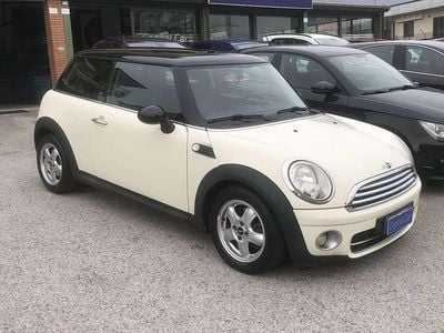 Usata Mini Cooper D 109 CV (80 kW) 2008 Beige Utilitaria