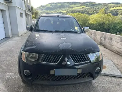 Usata Mitsubishi L200 136 CV (100 kW) 2006 Nero Pick-up