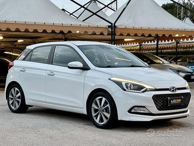 Usata Hyundai i20 Comfort 84 CV (61 kW) 2016 Bianco Berlina