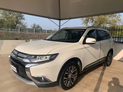 usata Mitsubishi Outlander 2.2 4WD 7 POSTI EURO 6 AUTOMATICO BLUETOOTH 4x4