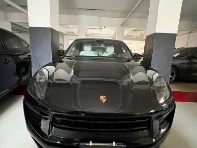 Käytetty Porsche Macan 265 HP (194 kW) 2022 Musta Katumaasturi