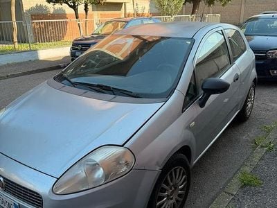 Usata Fiat Grande Punto 65 CV (47 kW) 2007 Grigio Utilitaria