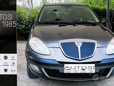 Usata Lancia Ypsilon 69 CV (50 kW) 2004 Grigio Utilitaria