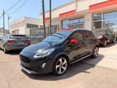 Usata Ford Fiesta Active 85 CV (62 kW) 2018 Nero Utilitaria