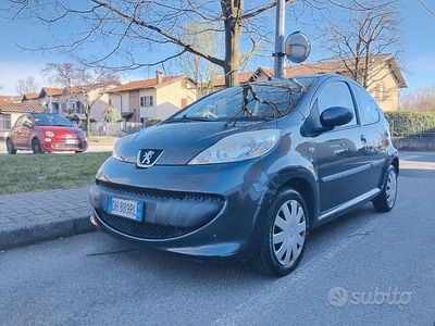 Usata Peugeot 107 68 CV (50 kW) 2007 Nero Utilitaria