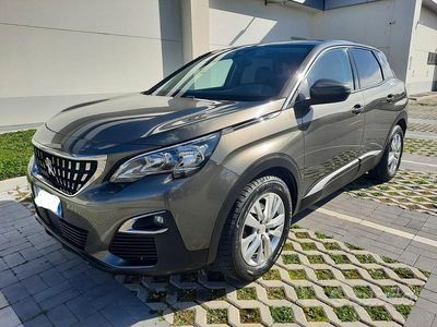 Usata Peugeot 3008 Business-Line 131 CV (96 kW) 2020 Grigio SUV