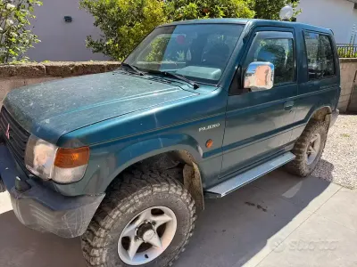 Usata Mitsubishi Pajero 84 CV (61 kW) 1998 Grigio SUV