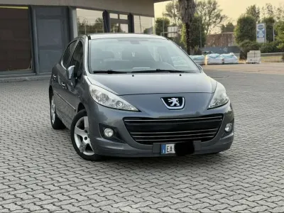 Usata Peugeot 207 90 CV (66 kW) 2010 Berlina