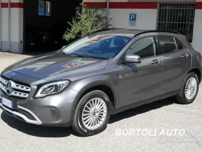 Usata Mercedes GLA200 Business 136 CV (100 kW) 2019 Grigio SUV