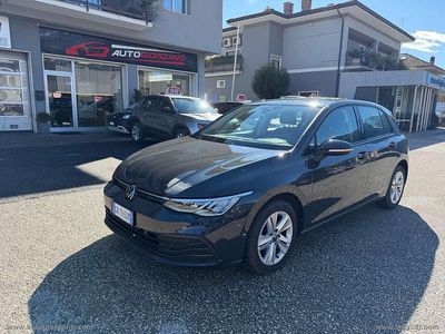 Usata VW Golf VIII Life 110 CV (80 kW) 2023 Grigio Berlina