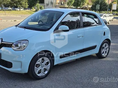 Usata Renault Twingo Zen 30 kW (42 CV) 2020 Blu Utilitaria