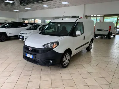 Usata Fiat Doblò 120 CV (88 kW) 2019 Bianco Monovolume