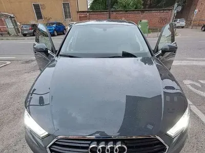 Usata Audi A3 Sport 116 CV (85 kW) 2019 Grigio Berlina