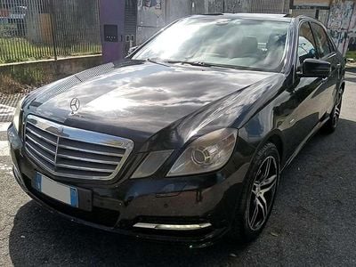Usata Mercedes E200 Elegance 163 CV (119 kW) 2011 Nero Berlina