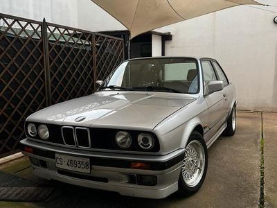 usata BMW 318 is E30