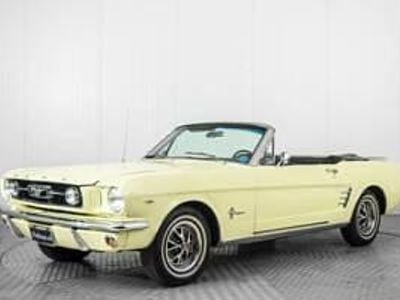 Usata Ford Mustang 203 CV (149 kW) 1965 Giallo Cabrio