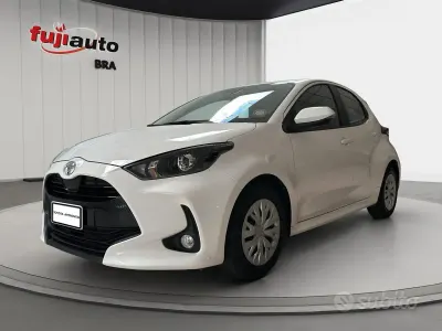Usata Toyota Yaris Active 72 CV (52 kW) 2022 Bianco Utilitaria