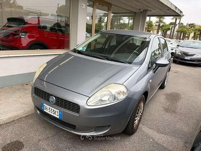 Usata Fiat Grande Punto Dynamic 77 CV (56 kW) 2007 Grigio Utilitaria