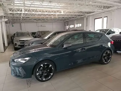 Usata Cupra Leon 150 CV (110 kW) 2025 Fiord blue Berlina