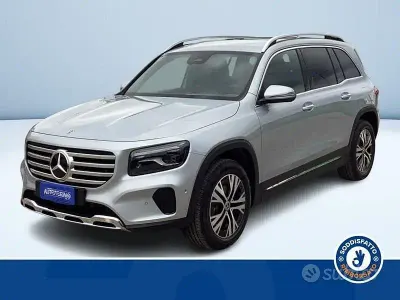 Usata Mercedes GLB200 150 CV (110 kW) 2026 Grigio SUV