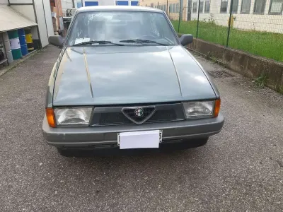 Usata Alfa Romeo 75 Edizione Speciale 120 CV (88 kW) 1992 Berlina