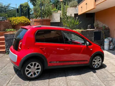 Usata VW up! 75 CV (55 kW) 2015 Rosso Utilitaria