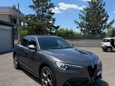 Usata Alfa Romeo Stelvio 190 CV (139 kW) 2022 Grigio SUV