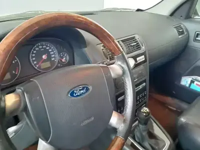 Gebraucht Ford Mondeo 155 PS (114 kW) 2005 Grau Kombi