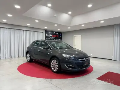 Gebraucht Opel Astra Cosmo 165 PS (121 kW) 2013 Grau Limousine