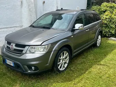 Usata Fiat Freemont 140 CV (102 kW) 2013 Grigio SUV