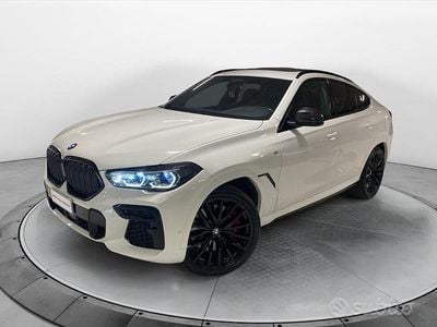 Usata BMW X6 M Sport 340 CV (250 kW) 2022 Alpinweiss iii pastello SUV