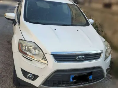 Usata Ford Kuga 140 CV (102 kW) 2012 Bianco SUV