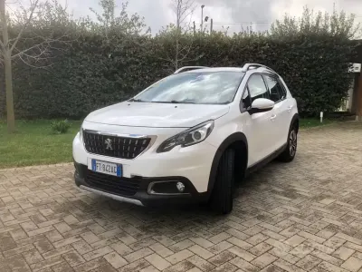 Usata Peugeot 2008 102 CV (75 kW) 2018 Bianco SUV